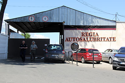 В ноябре 2015 года, МП «Regia Autosalubritate» заключило с ООО «Get Premium» контракт на 13,1 млн леев на поставку нефтепродуктов