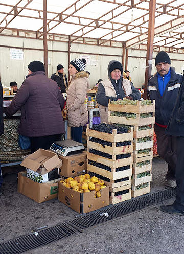 Молдаване продают мясо, рыбу, вино, копчености и фрукты