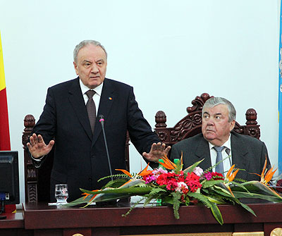 Şefii (in)dependenţei: Ce fac ex-preşedinţii R. Moldova