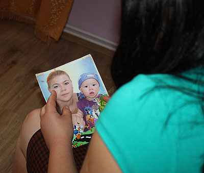 Deja a doua zi după înmormântare, Tatiana a fost nevoită să revină la muncă pentru a putea întoarce datoriile soțului