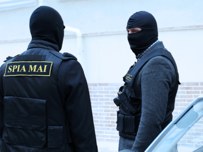 Moldovan-Romanian operation: law enforcement officers raided several customs posts on both sides of the border.