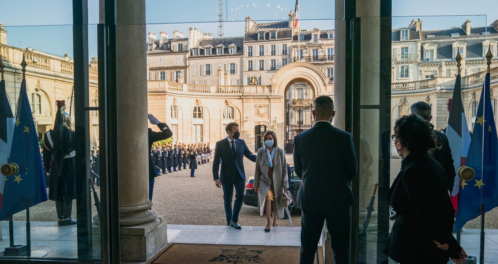 President Maia Sandu Met with the President of France, Emmanuel Macron, During Her Visit to Paris for the Peace Forum