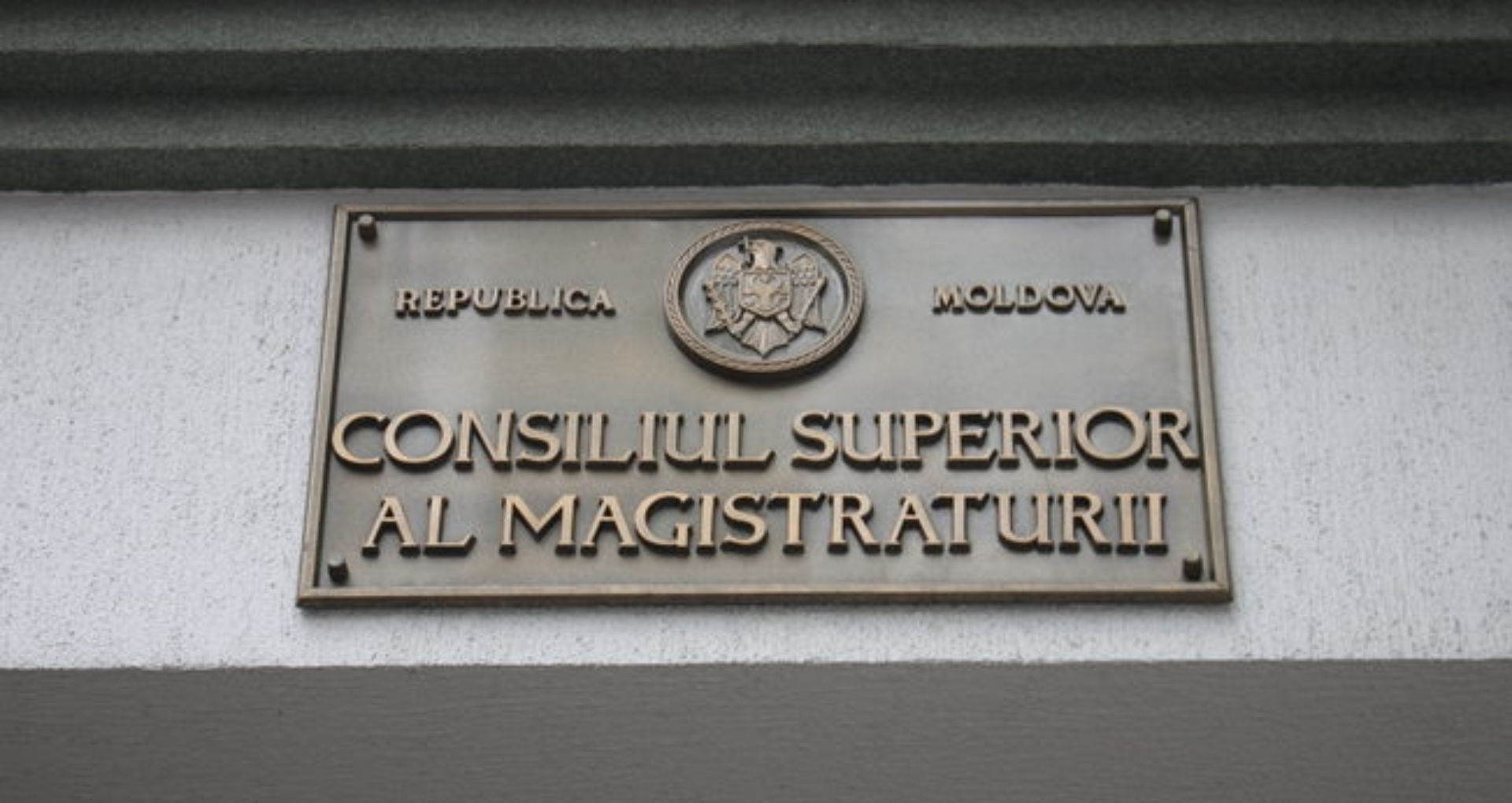 The first decisions on non-judge candidates for the Superior Council of Magistracy submitted by the Parliament: two candidates did not submit a declaration of assets and personal interests and another withdrew from the competition