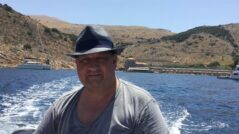 Former Minister Iurie Chirinciuc, Sentenced to Imprisonment and Sought by the Police, Posts Pictures from a Holiday at Sea