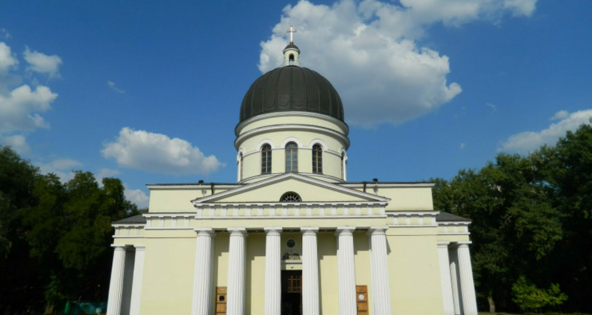 Moldova’s Metropolitan Church Spreads Fake News About COVID-19 Vaccine