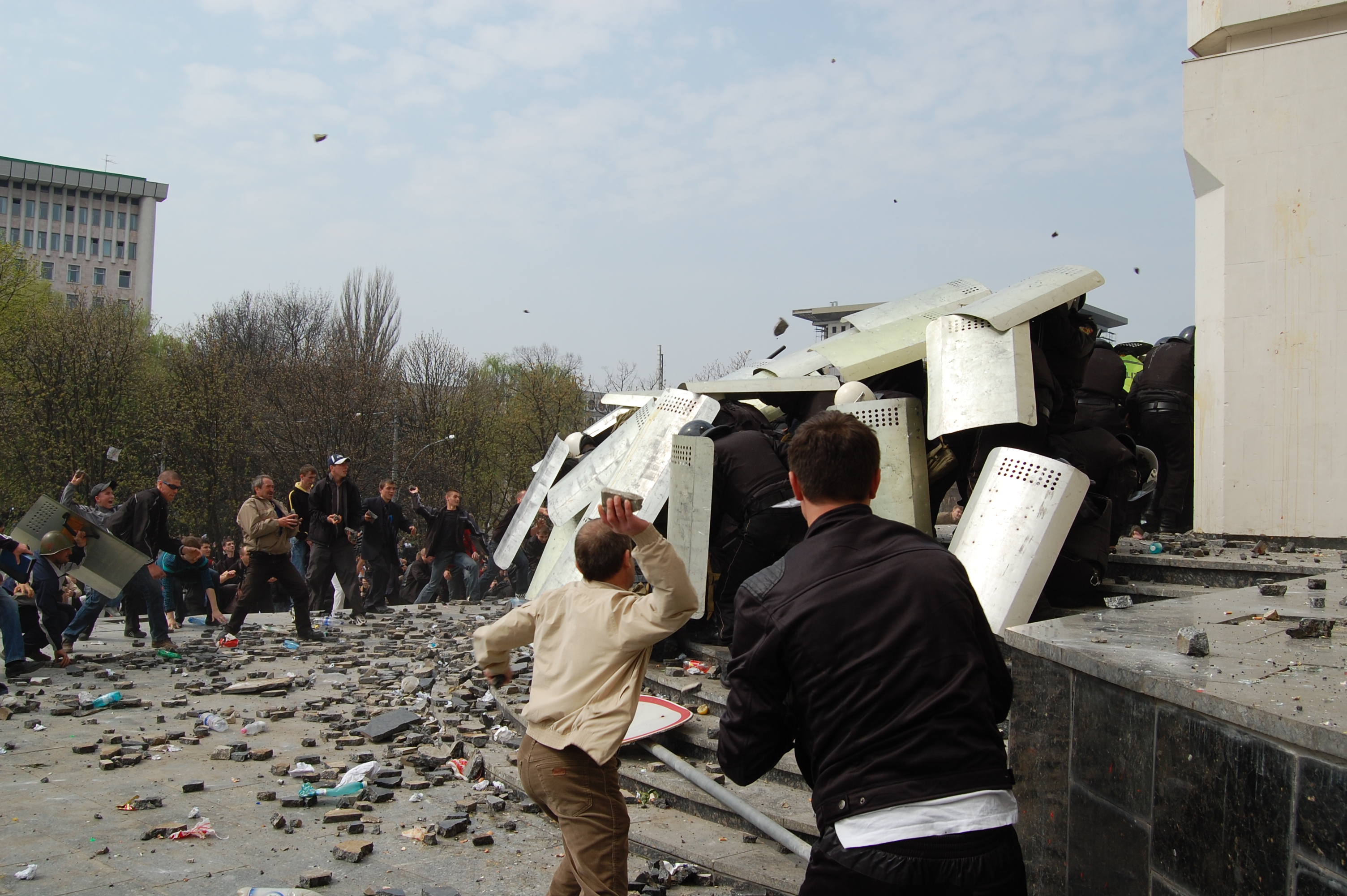 Массовые беспорядки в кишиневе 2009 г. Госпереворот в молдове 2009. Цветная революция в молдове 2009. 2 апреля 2009. Беспорядки в молдавии 2009.