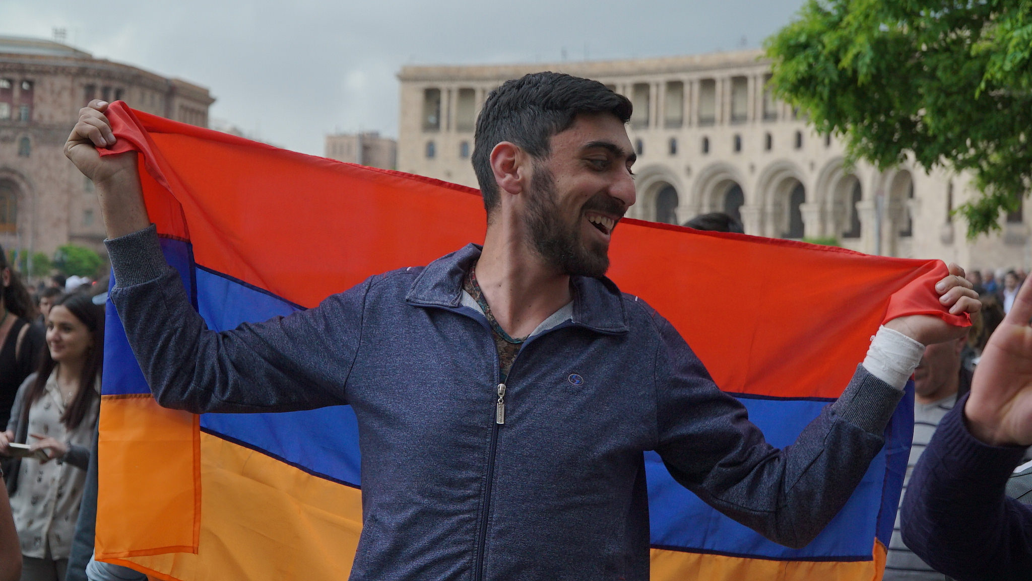Население армении на сегодня. Бархатная революция в Армении 2018. Армения люди. Армения Ереван люди. Люди из Еревана.