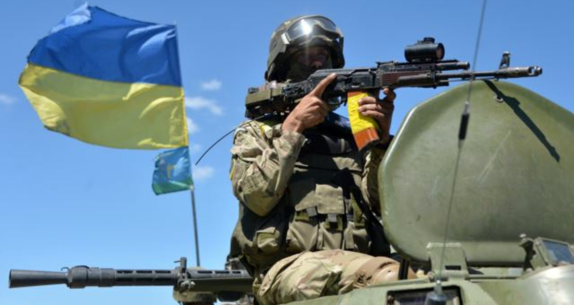 Peste 50 de mii de soldaţi ruşi la frontiera ucraineană