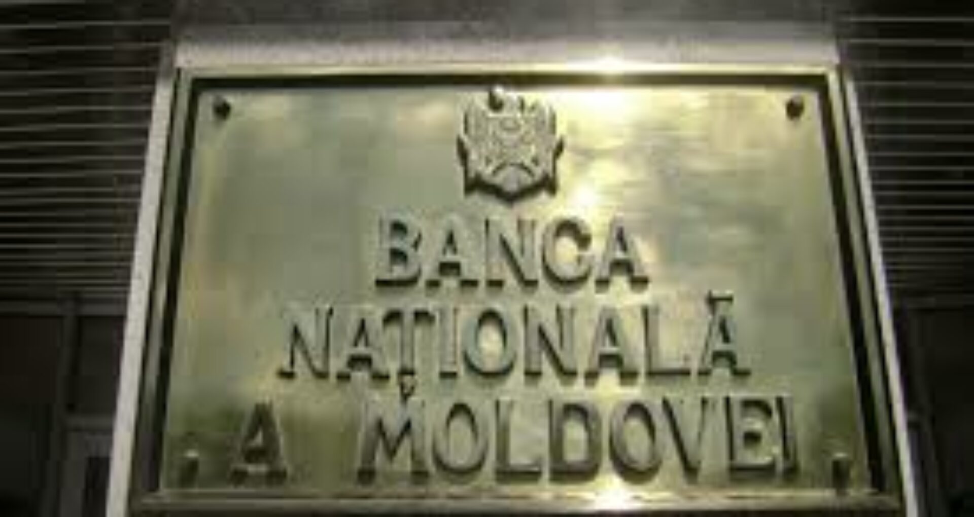 BNM exclude din statistica prezentată, datele de la  Banca de Economii, Unibank şi Banca Socială