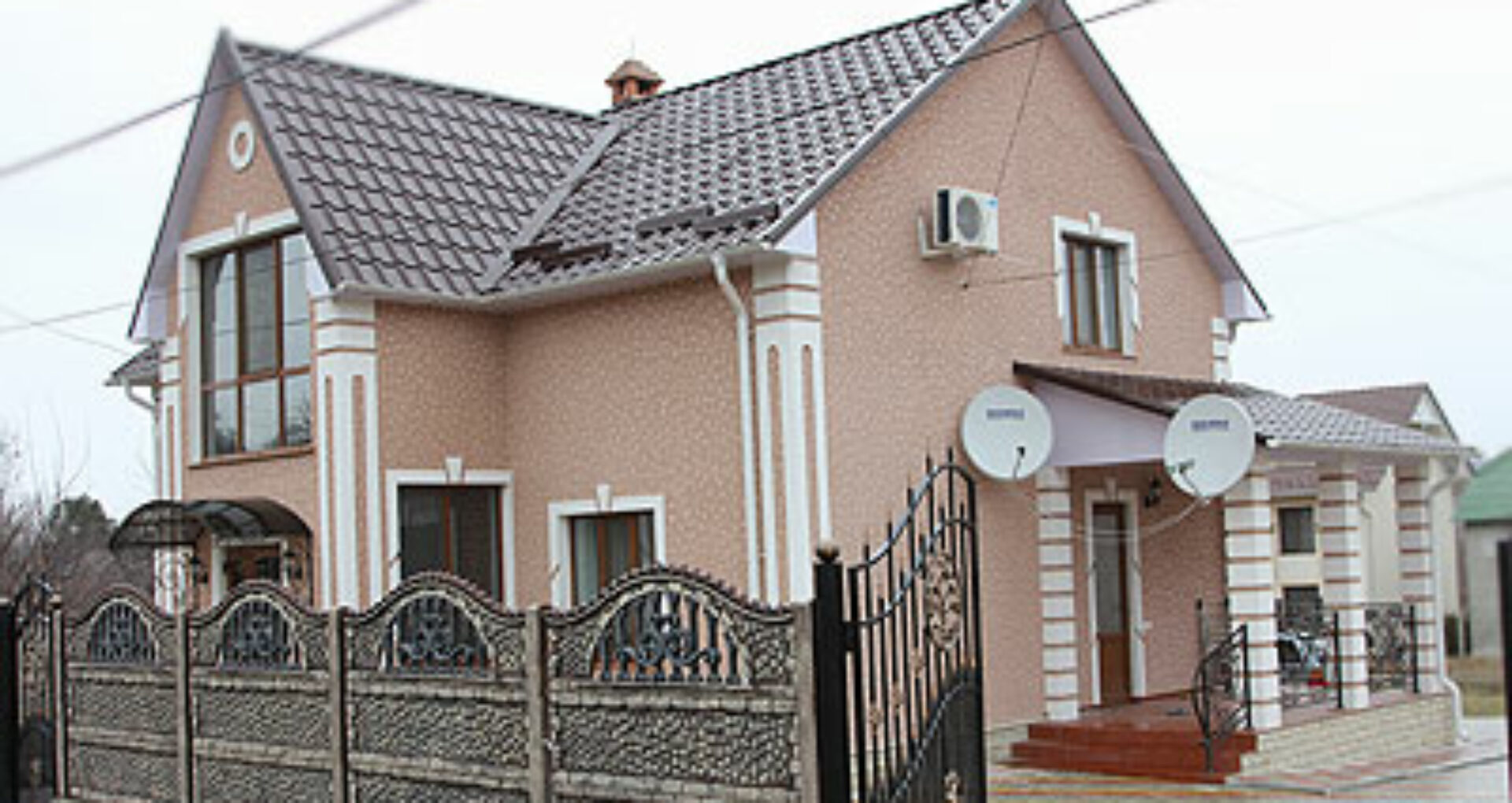 Judecătoarea care a condamnat-o pe femeia care crește cinci copii din Strășeni: casă de lux și tată judecător