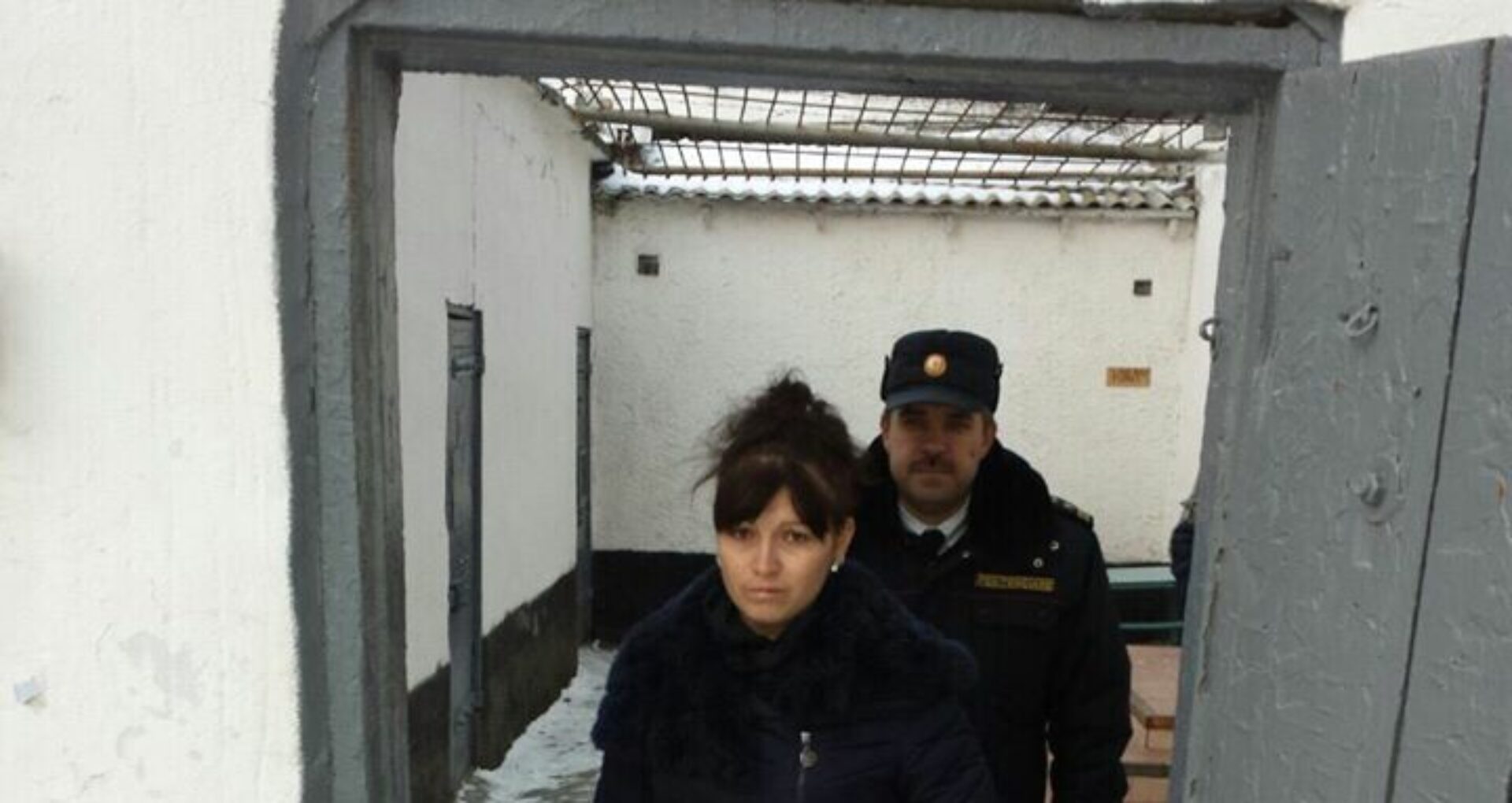 (video/doc) Victoria dreptății! Tânăra încătușată din Strășeni merge acasă