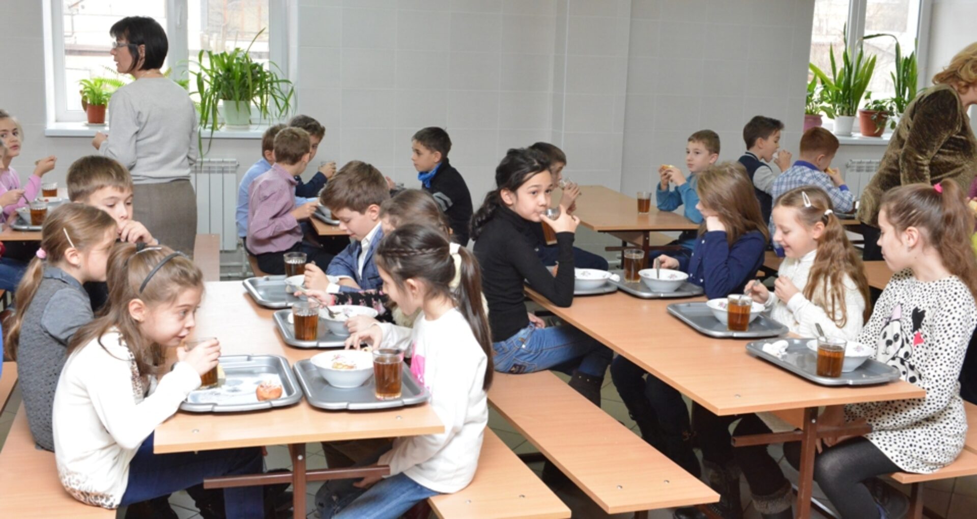 Primăria Capitalei oferă detalii despre alimentarea gratuită a copiilor pe perioada studiilor online