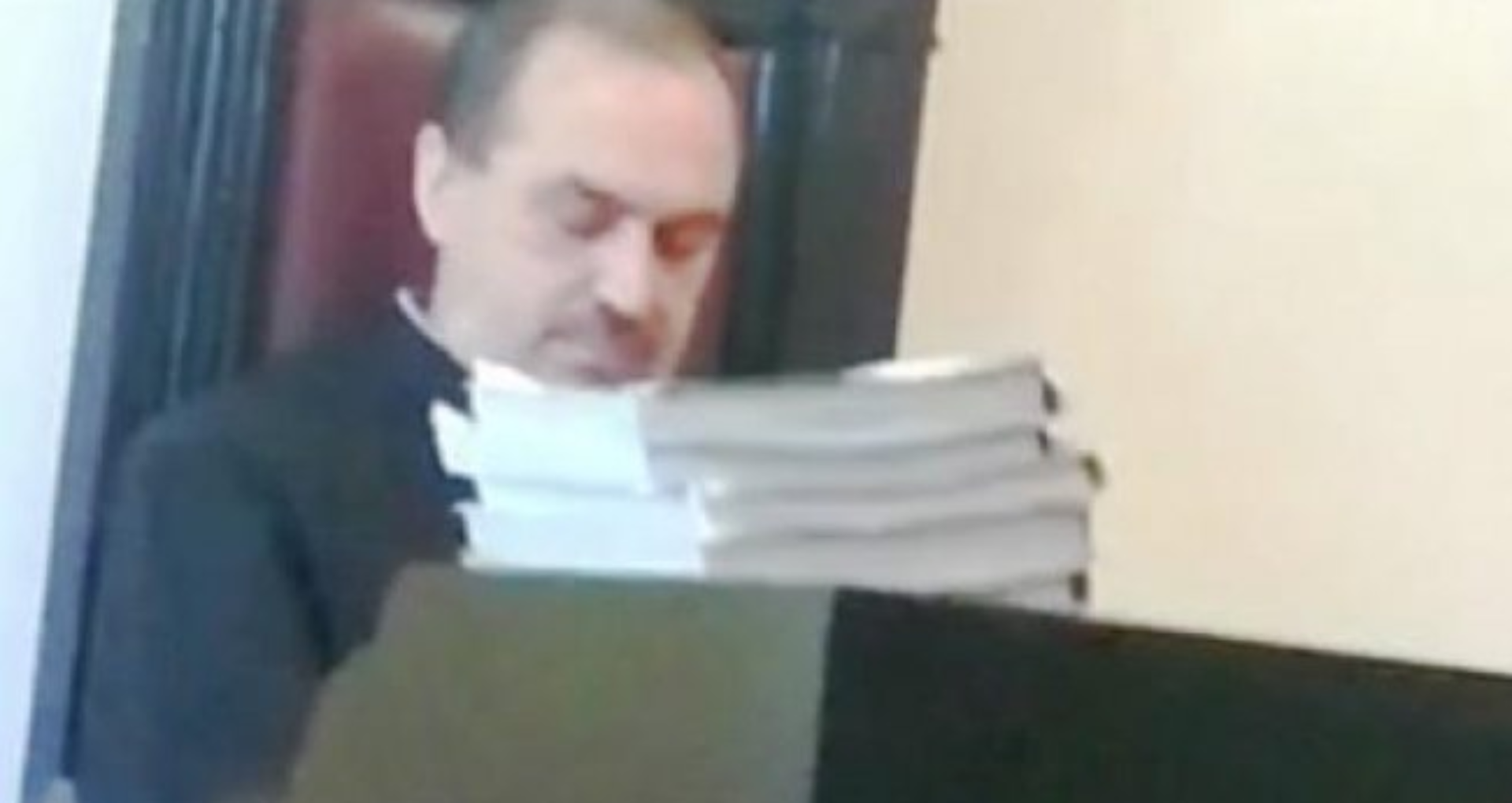 DOC/ Magistratul judecat penal după un articol din ZdG a fost achitat