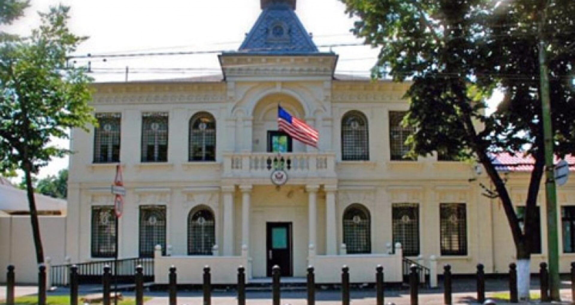 Ambasada SUA la Chișinău: „Încurajăm autoritățile să soluționeze problemele identificate pentru a asigura un al doilea tur liber și corect”