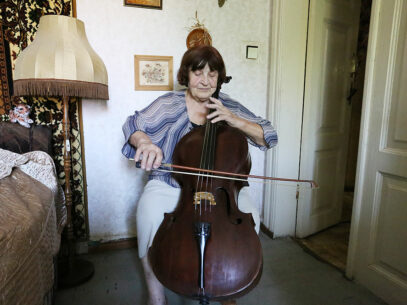 Mama violonceliştilor din Moldova