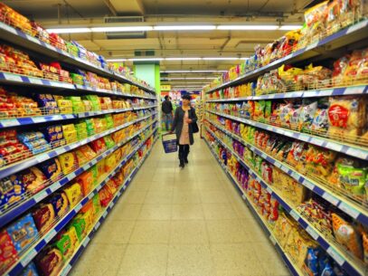 Prețuri mai mari la produse alimentare și farmaceutice: ce declară și ce (nu) fac autoritățile