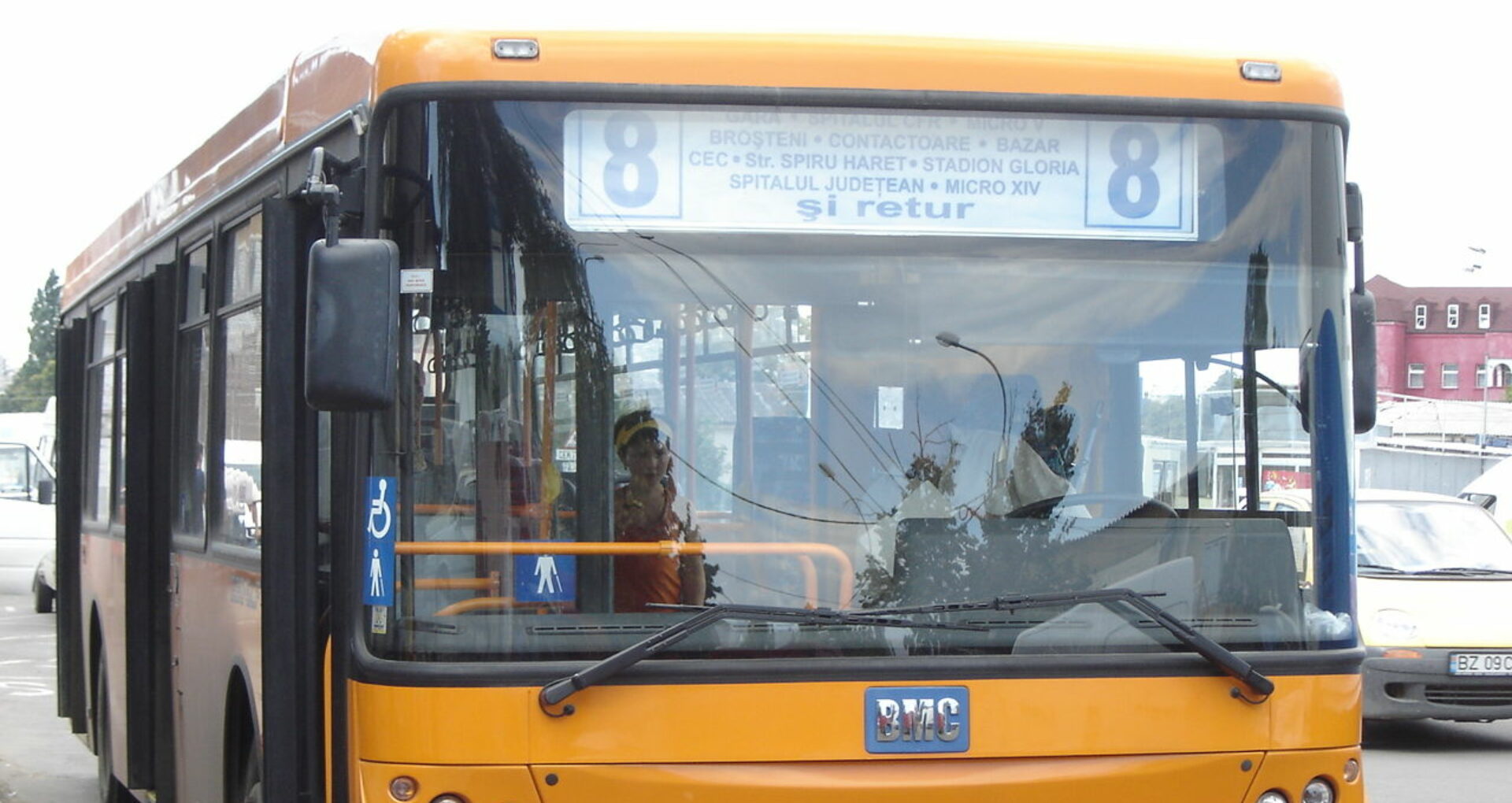 Primăria Chișinău cumpără 13 autobuze noi de la o firmă din România