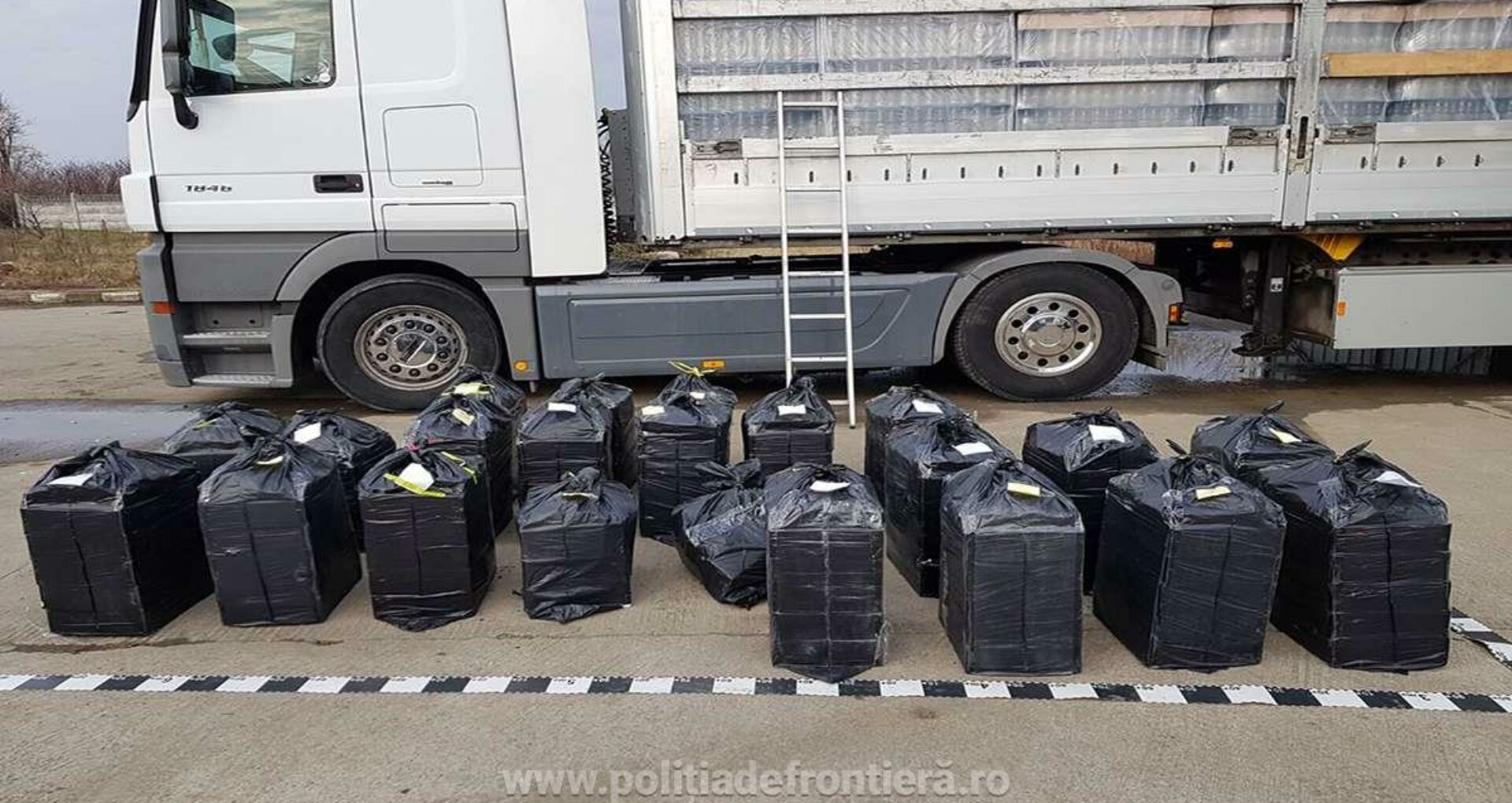 Fracțiunea PAS va face un denunț la PG privind contrabanda cu țigarete: „Dodon face bani din acest trafic, bani pe care ulterior să-i folosească în campania electorală”. Reacția președinției