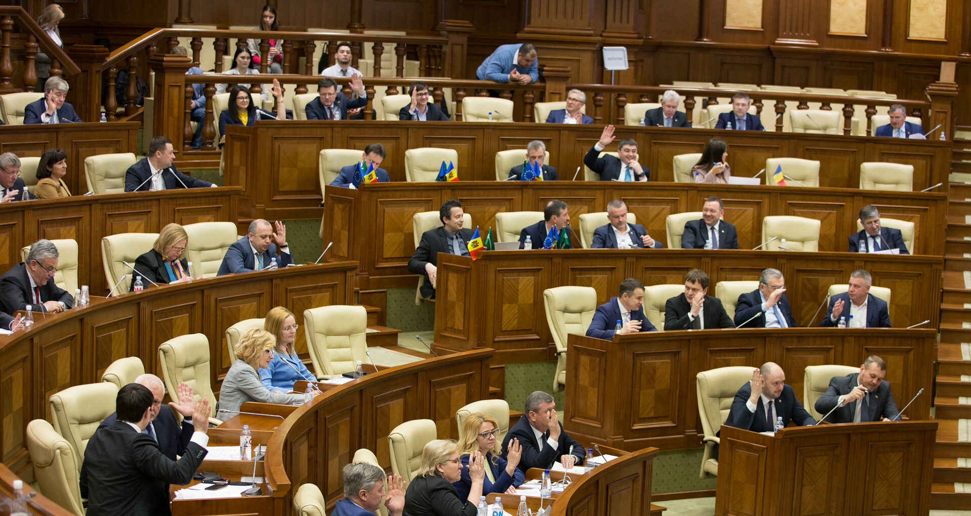 Deputații refuză audierea lui Pavel Filip la subiectul imixtiunii în activitatea ANRE