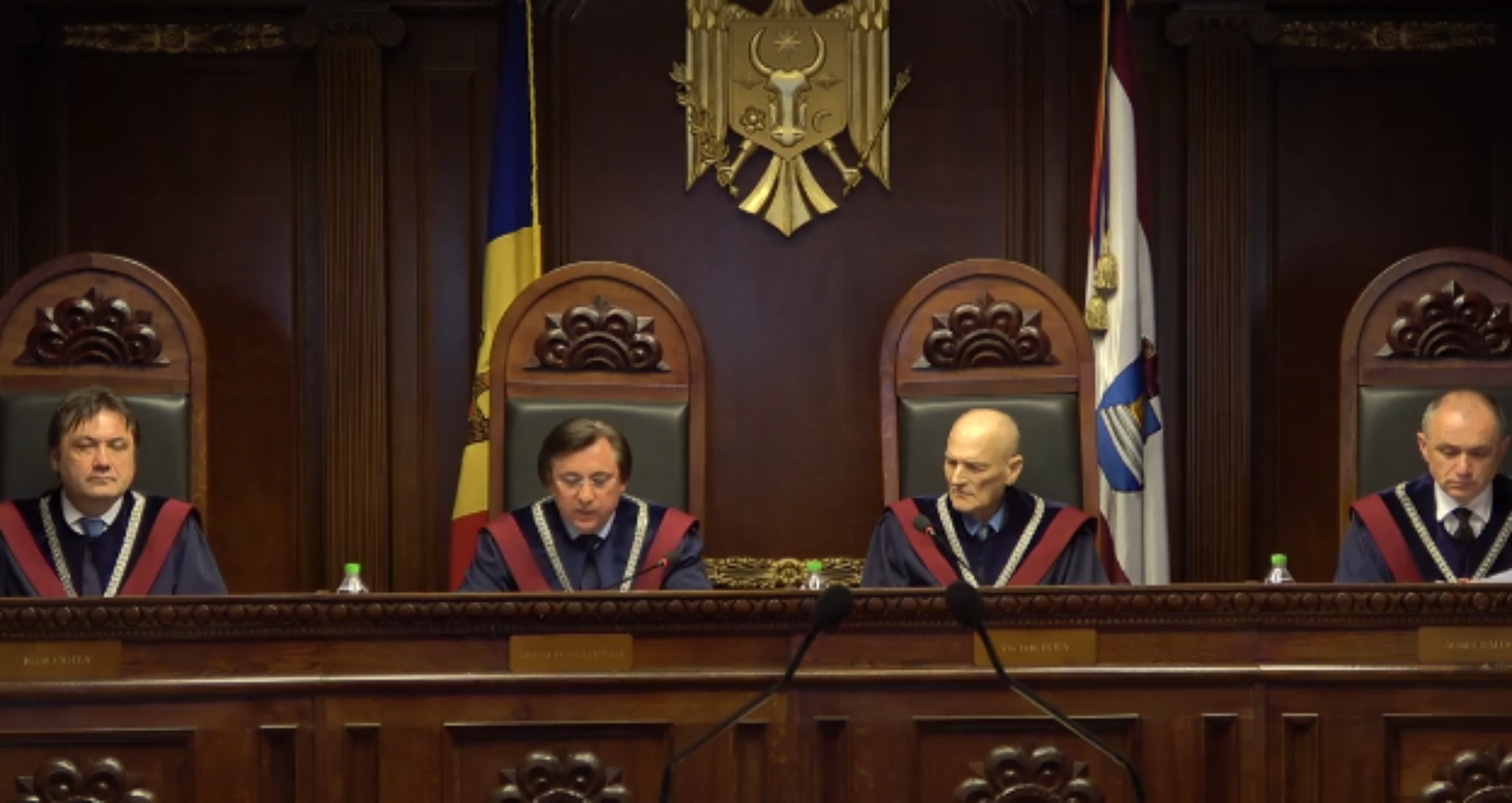 CC a decis: limba de comunicare interetnică poate fi oricare, important este actul înțelegerii