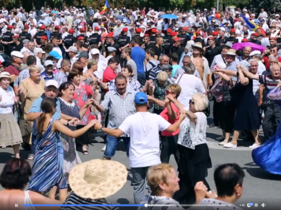 VIDEO/ Rezumatul zilei de 26 august: „Tușoncă”, hrișcă, dansuri și proteste în „Piața Marilor Dezamăgiri Naționale”
