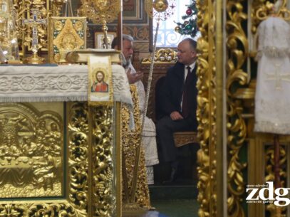 FOTO/ Președintele Dodon de vorbă cu Mitropolitul Vladimir în Altar