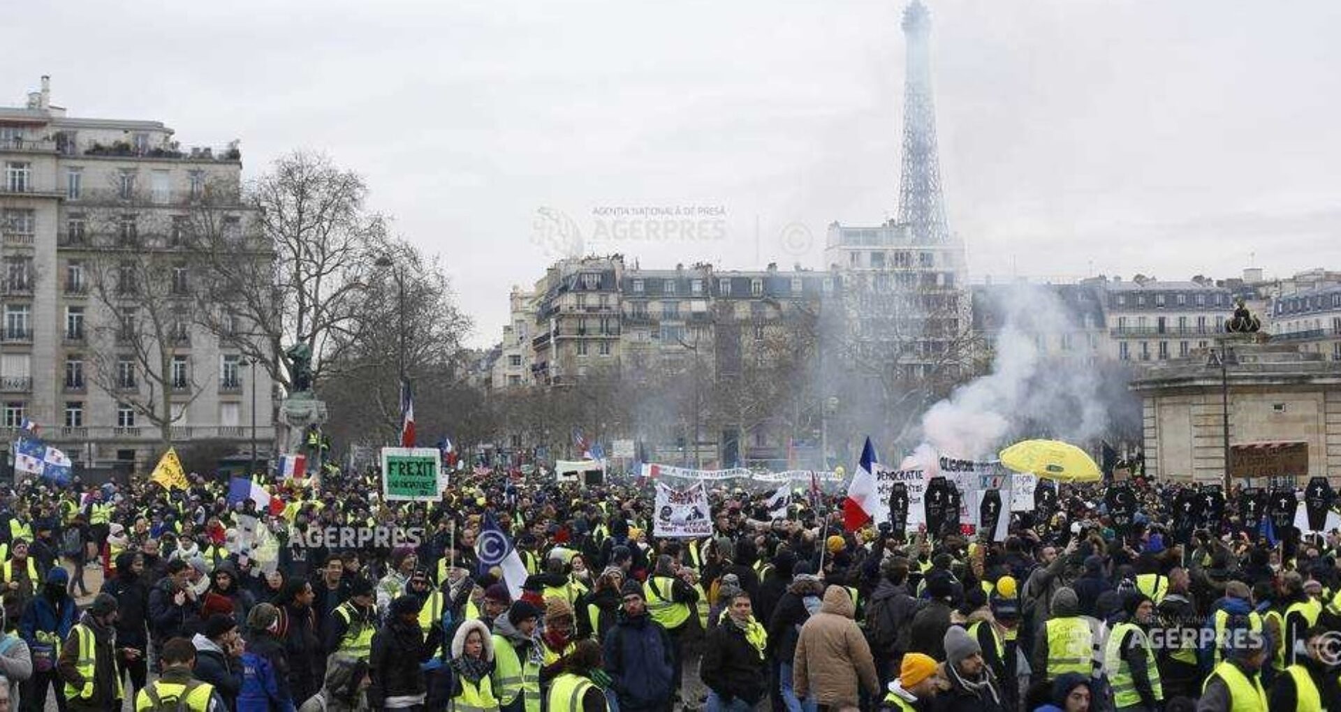 Franța: „Vestele galbene” au manifestat la Paris, în al zecelea weekend consecutiv de proteste