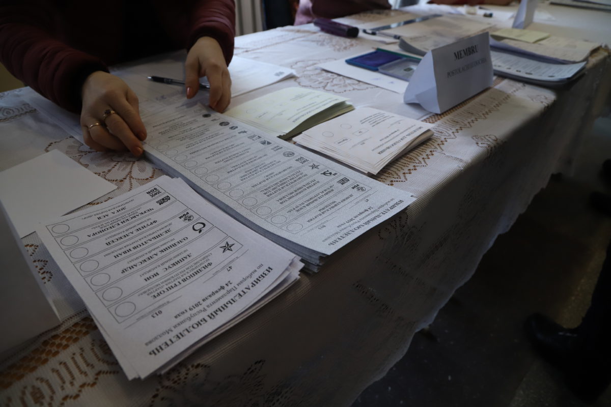 Alegeri prezidențiale/ Tragere la sorți Cine ar putea fi primul