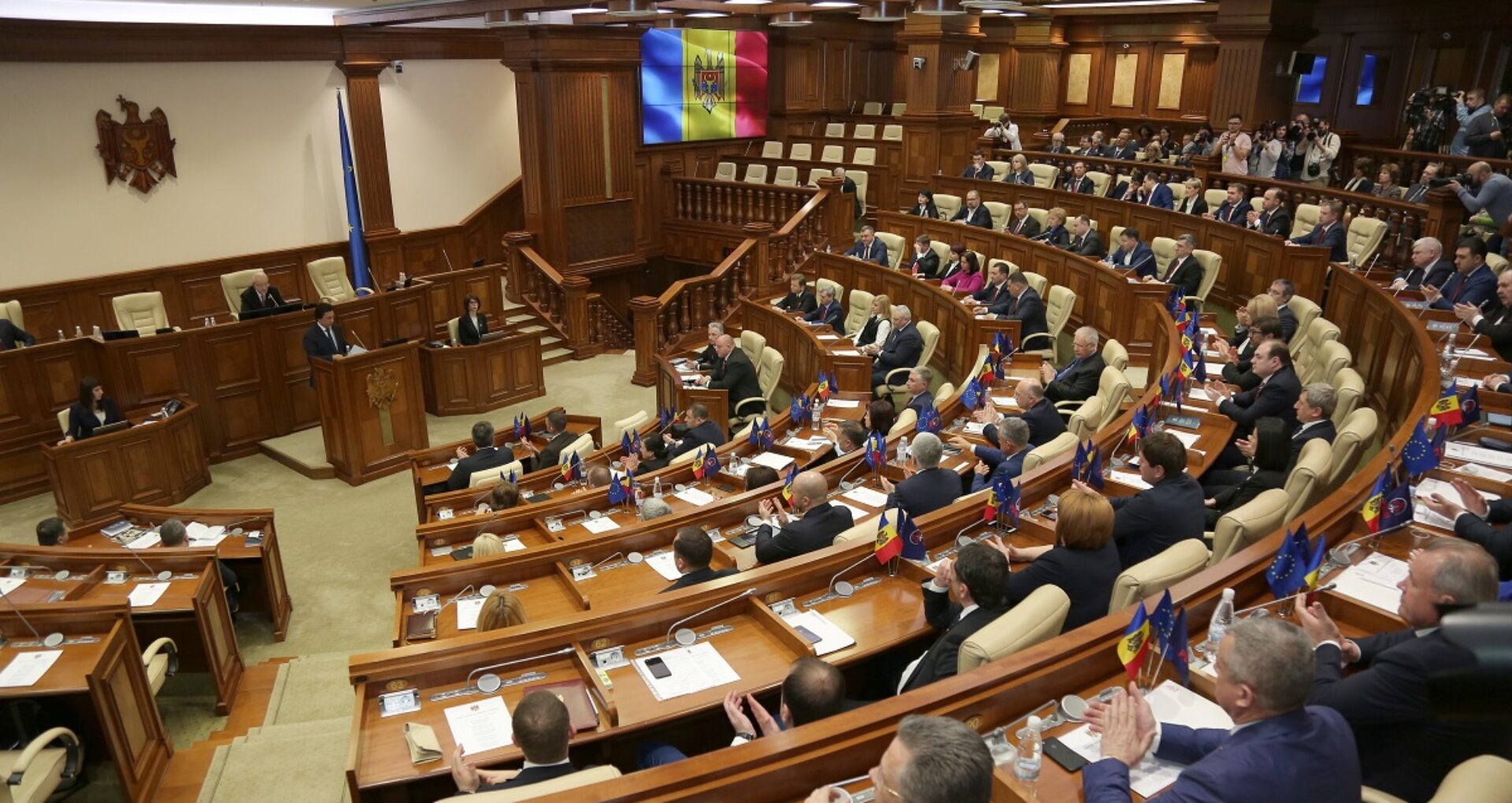 ULTIMA ORĂ: Cum răspunde Curtea Constituțională la întrebarea lui Dodon: Când poate fi dizolvat Parlamentul?