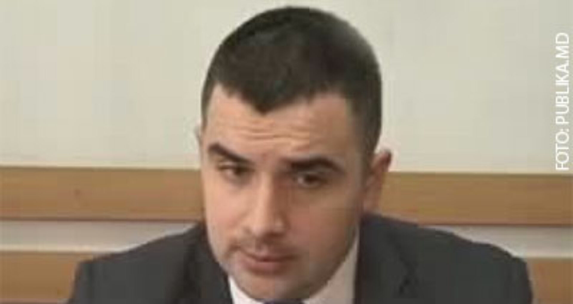 Fostul procuror anticorupție Roman Statnîi, învinuit de escrocherie în proporții deosebit de mari, rămâne în arest preventiv