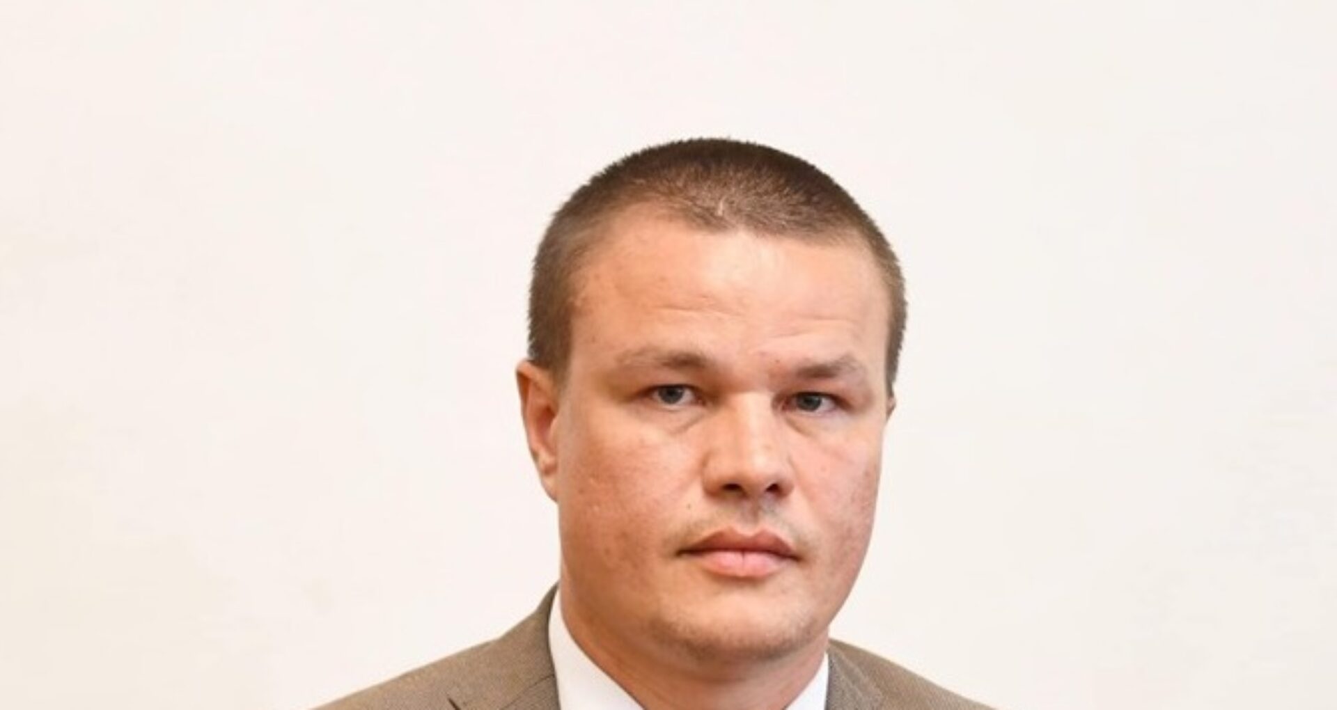 Noul procuror general interimar, finul de cununie al unei procurore anchetată penal, cumătră cu un ministru din noul Guvern