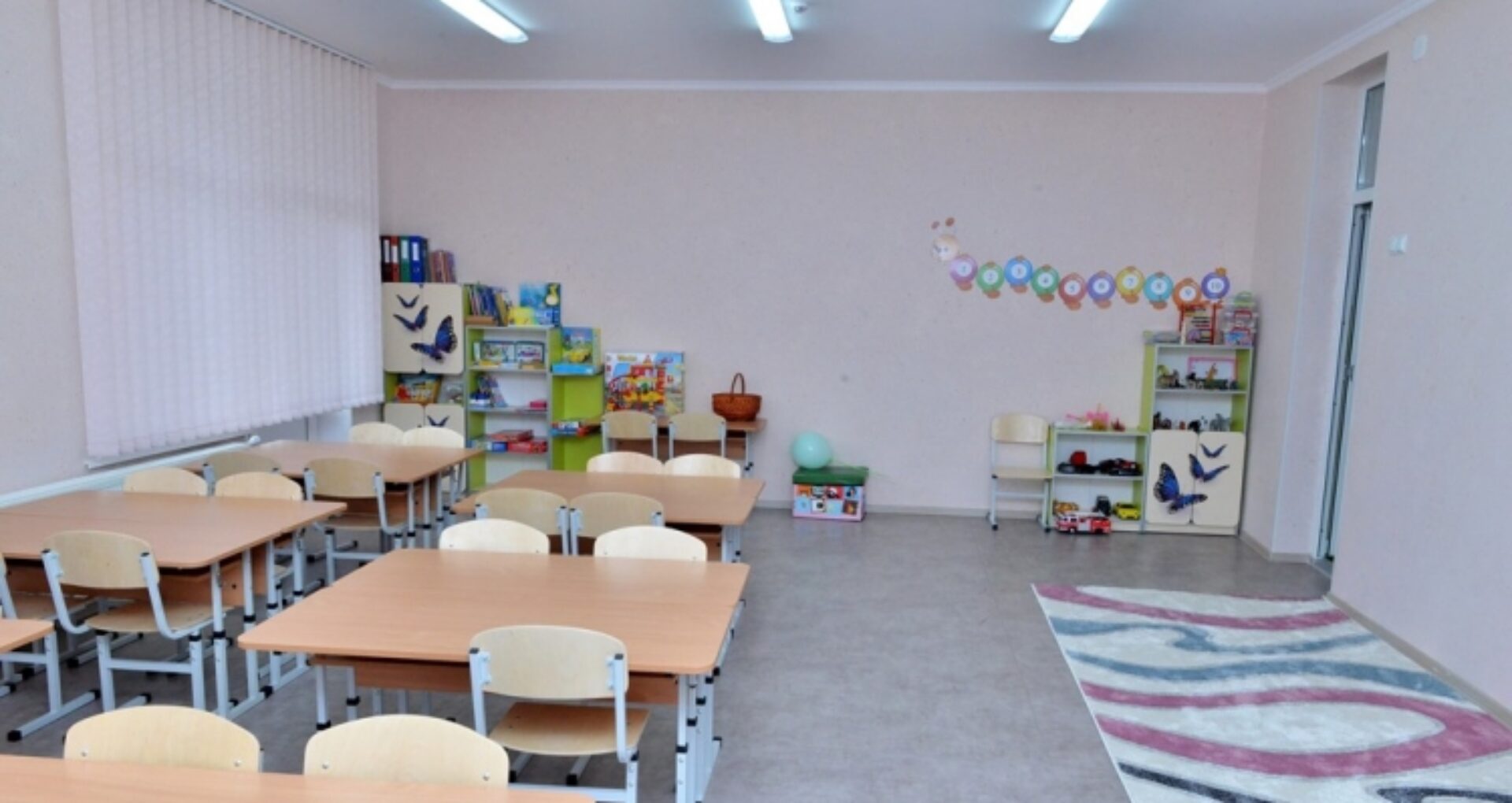 Copiii dormeau la amiază pe saltele amplasate pe podea: Detalii despre grădinița din capitală, închisă după ce au fost depistate numeroase ilegalități