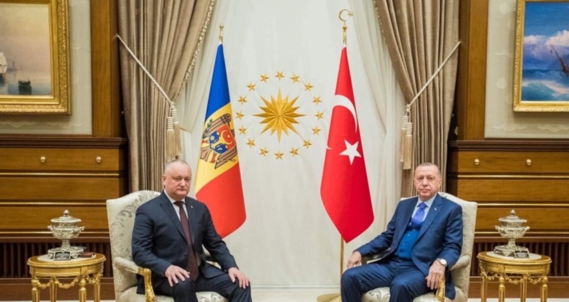 Erdogan i-a mulțumit lui Dodon pentru extrădarea profesorilor turci de la liceul „Orizont”, iar Dodon i-a promis transferarea liceului în Turcia