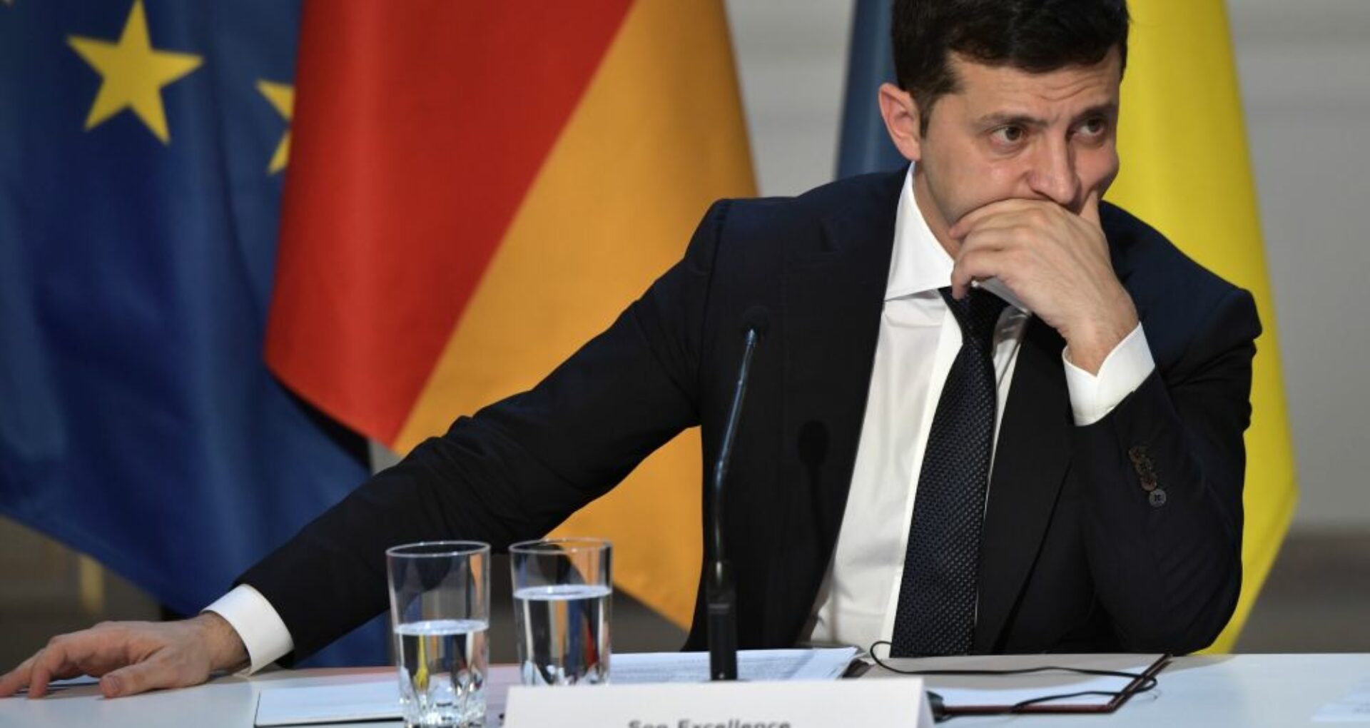 Ucraina: Președintele Volodimir Zelenski dorește dizolvarea Curții Constituționale