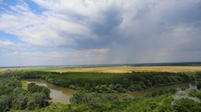 Cel mai mare râu din Moldova este Nistrul.