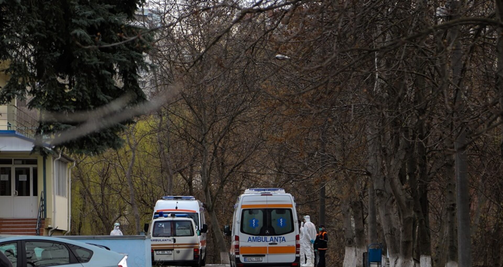 Lucrătorii medicali care au atins vârsta de 63 de ani precum și cei cu maladii cronice, trimiși în concediu