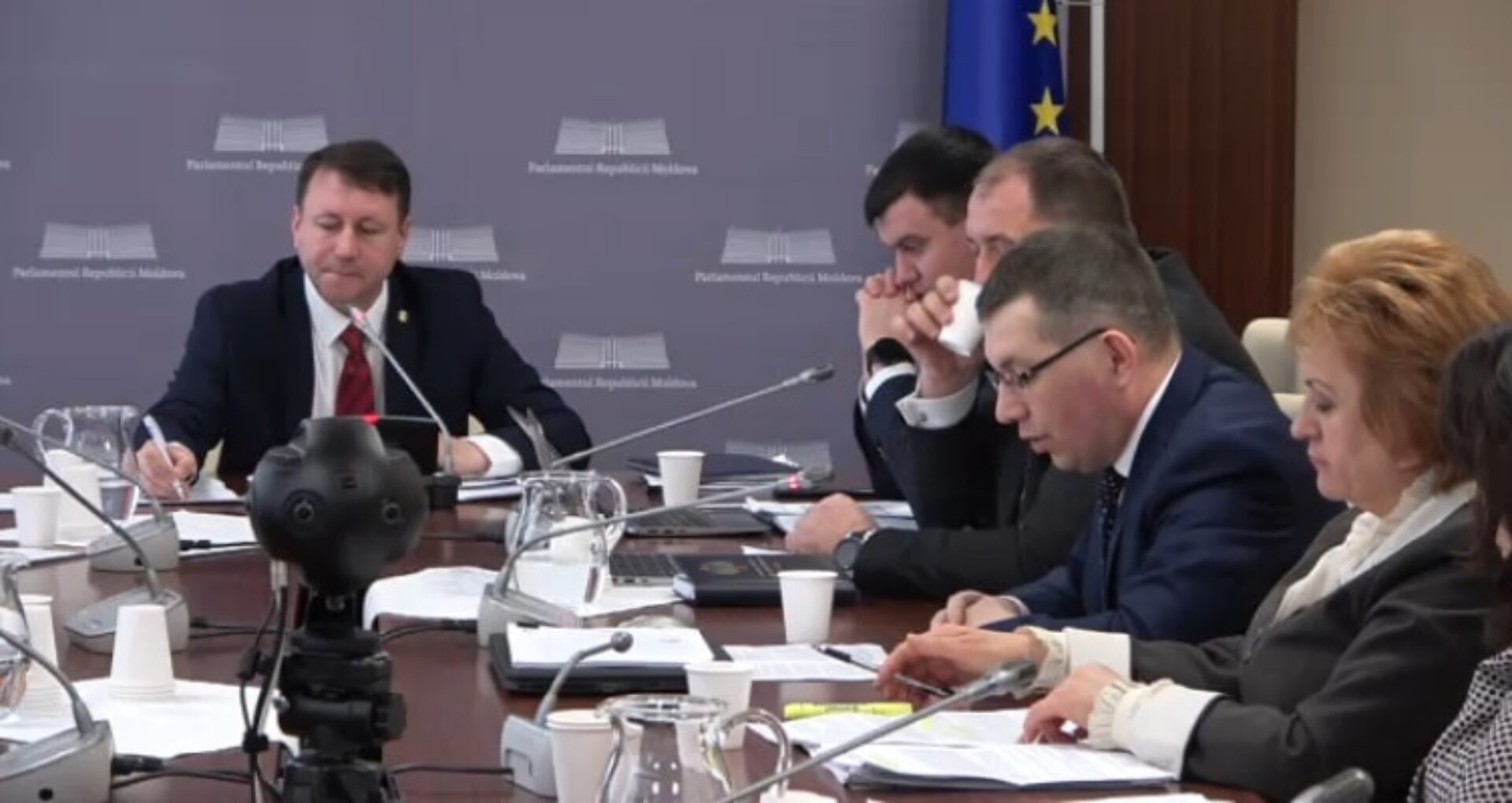 VIDEO/ Cum a fost „executat” contractul de concesiune a Aeroportului Internațional Chișinău? Raportul – prezentat la Parlament