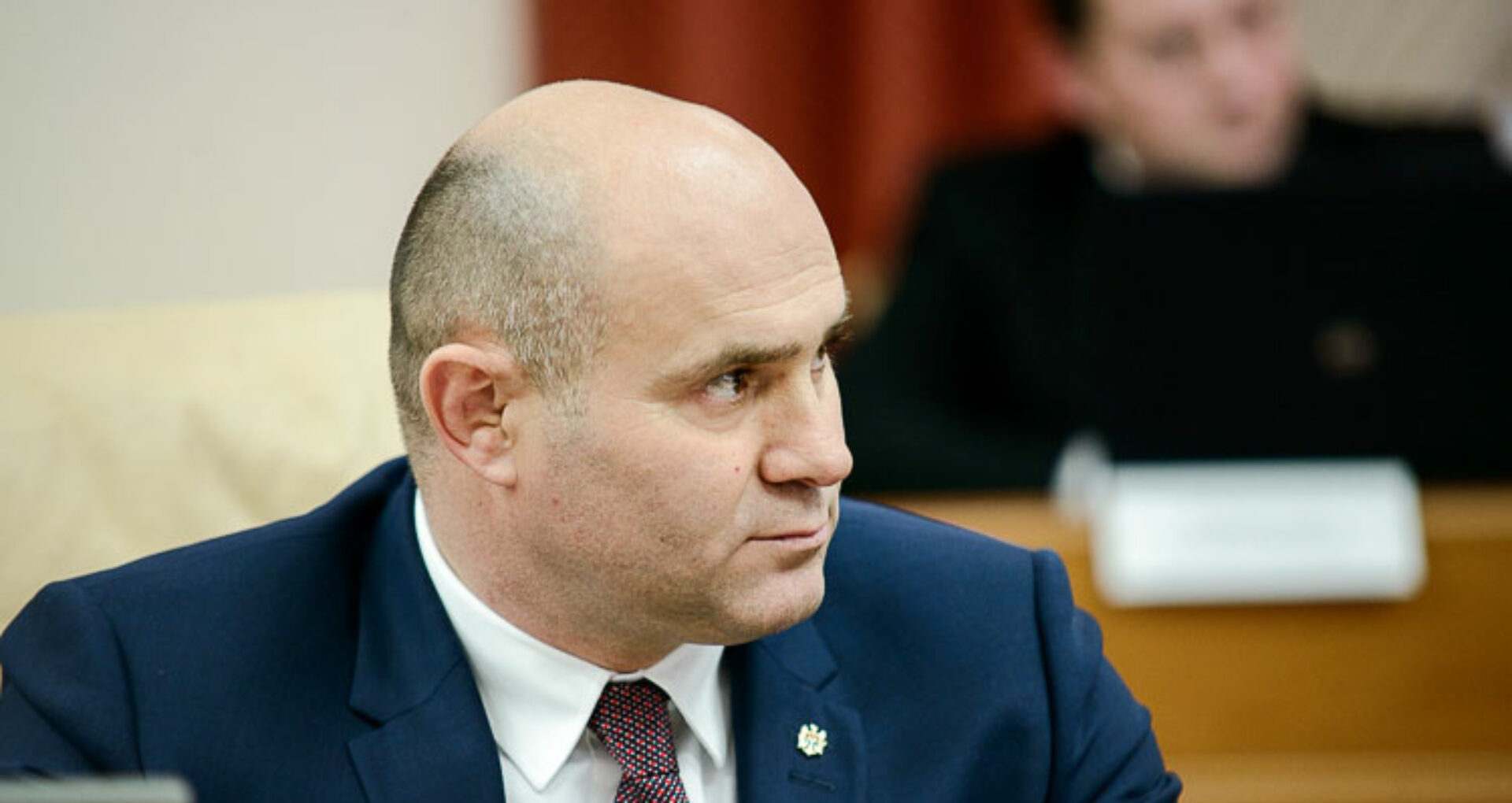 Ministrul de Interne, despre incidentul de la Briceni: „Așa nu se poate, ofițerii nu pot fi indiferenți când văd un cetățean aflat în pericol”
