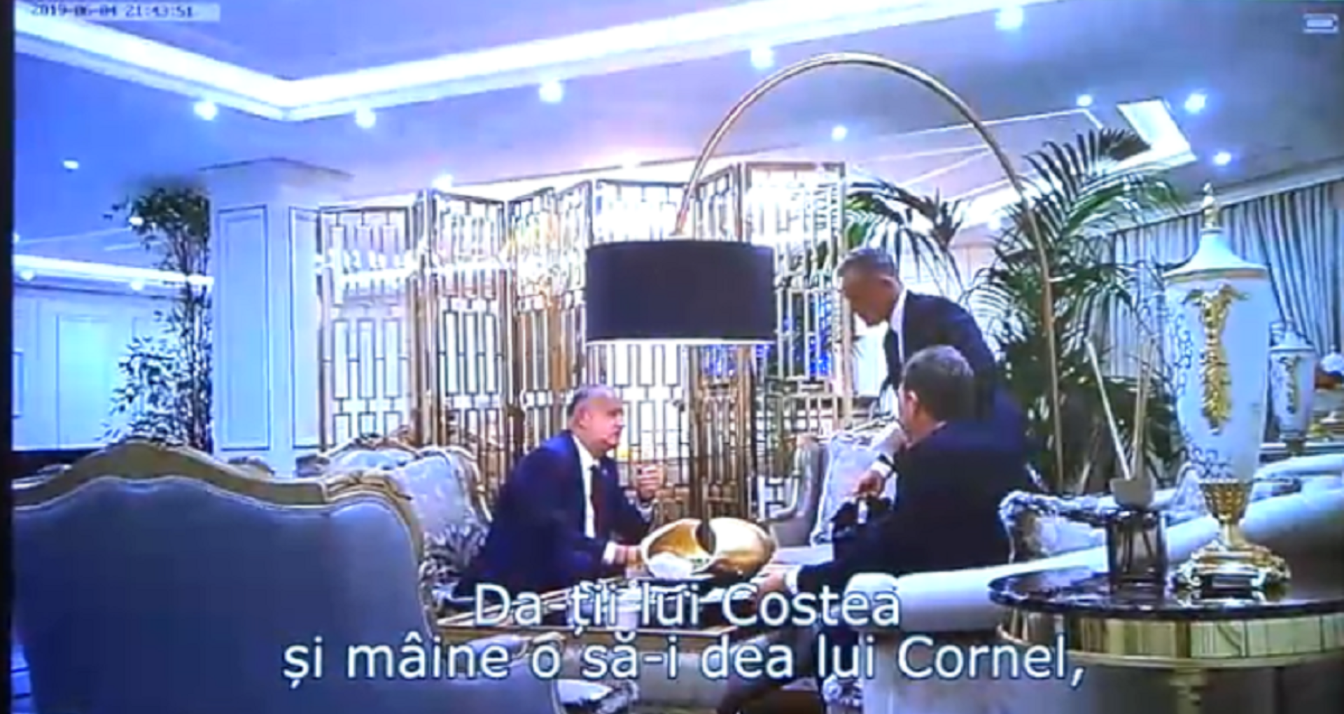 VIDEO/ Un nou fragment de la întâlnirea lui Dodon cu Plahotniuc și Iaralov: Apare o pungă