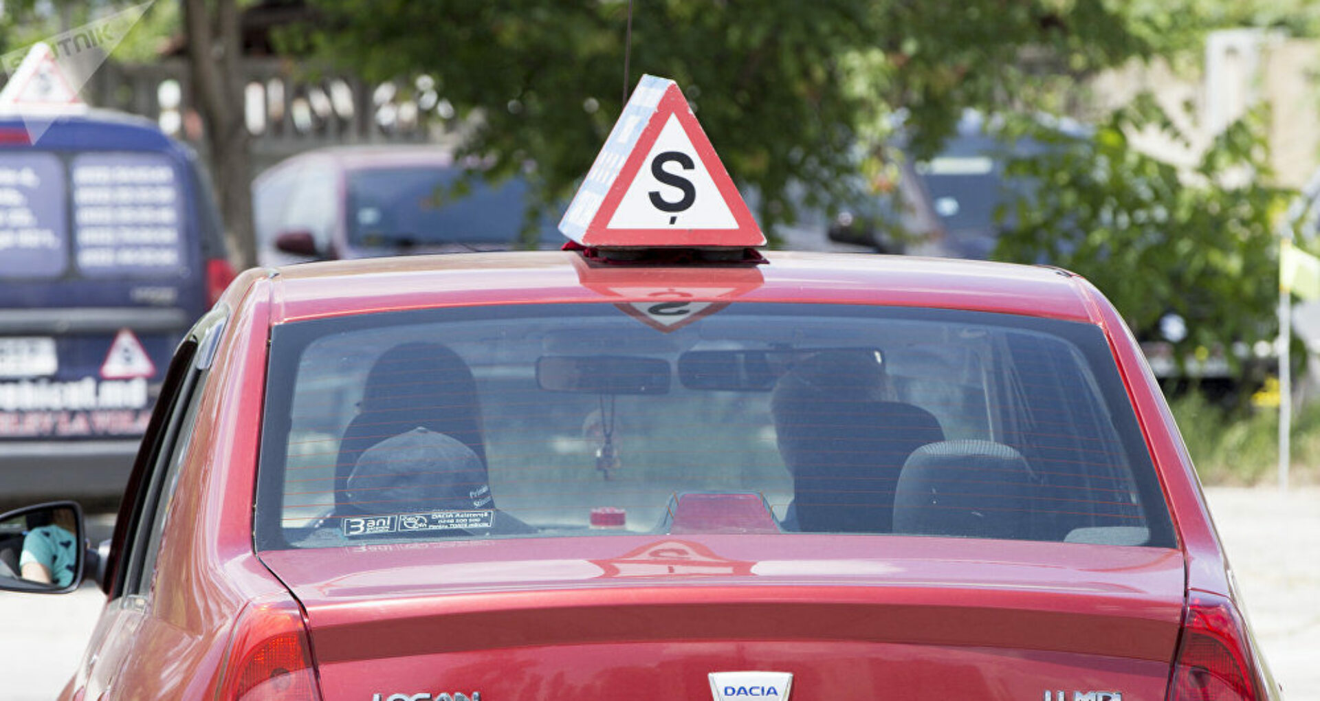 Peste 6 mii de persoane nu pot fi admise la examenele auto din cauza expirării actelor permisive ale școlilor auto