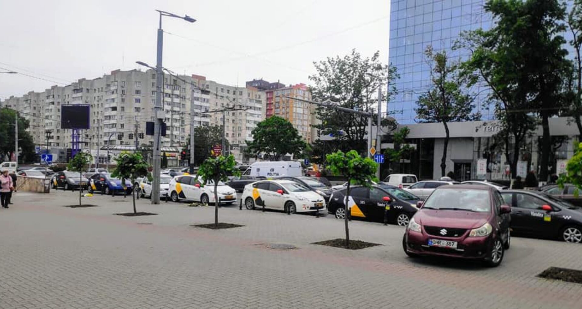 „De luni, Chișinăul poate să rămână fără taxi”, susține Asociația Transportatorilor Auto în Regim de Taxi