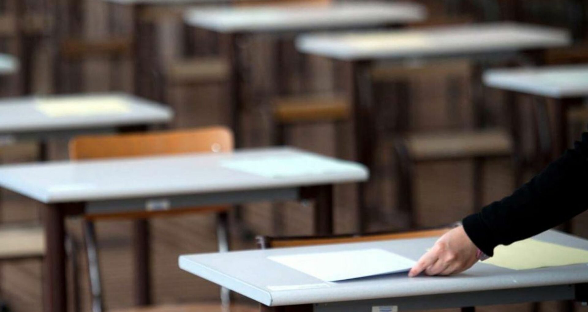 DOC/ Oficial. Sesiunea de examene din luna iulie, anulată. Procedura în baza căreia vor fi eliberate diplomele de bacalaureat