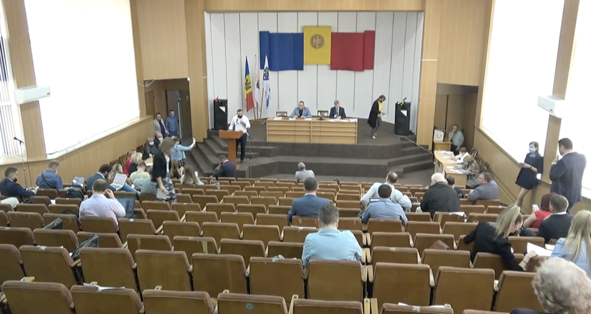 LIVE/ Consilierii municipali s-au întrunit în ședință. Pe agendă – 12 subiecte