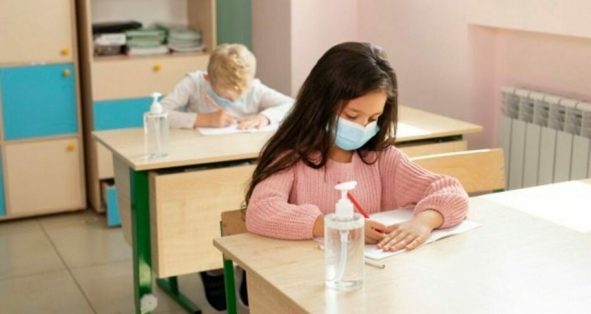 Peste 700 de elevi și profesori din R. Moldova, infectați cu COVID-19. Situația în școli, universități și grădinițe în contextul pademiei