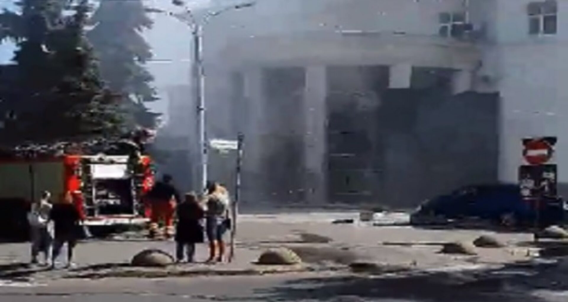 FOTO/ Incendiu la Filarmonica Națională: 8 echipaje de pompieri – la fața locului. IGSU: „A fost creat statul major”. Informații actualizate