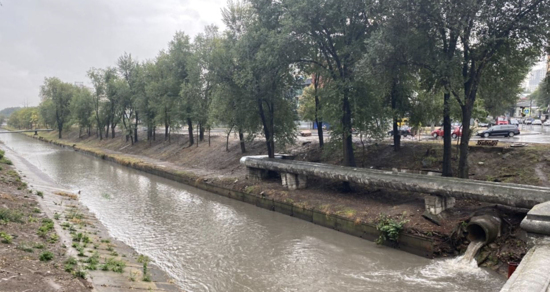 Ceban, după ploaia de azi: Toate serviciile municipale sunt antrenate în sectoarele capitalei pentru a lichida consecinţele provocate de ploaie