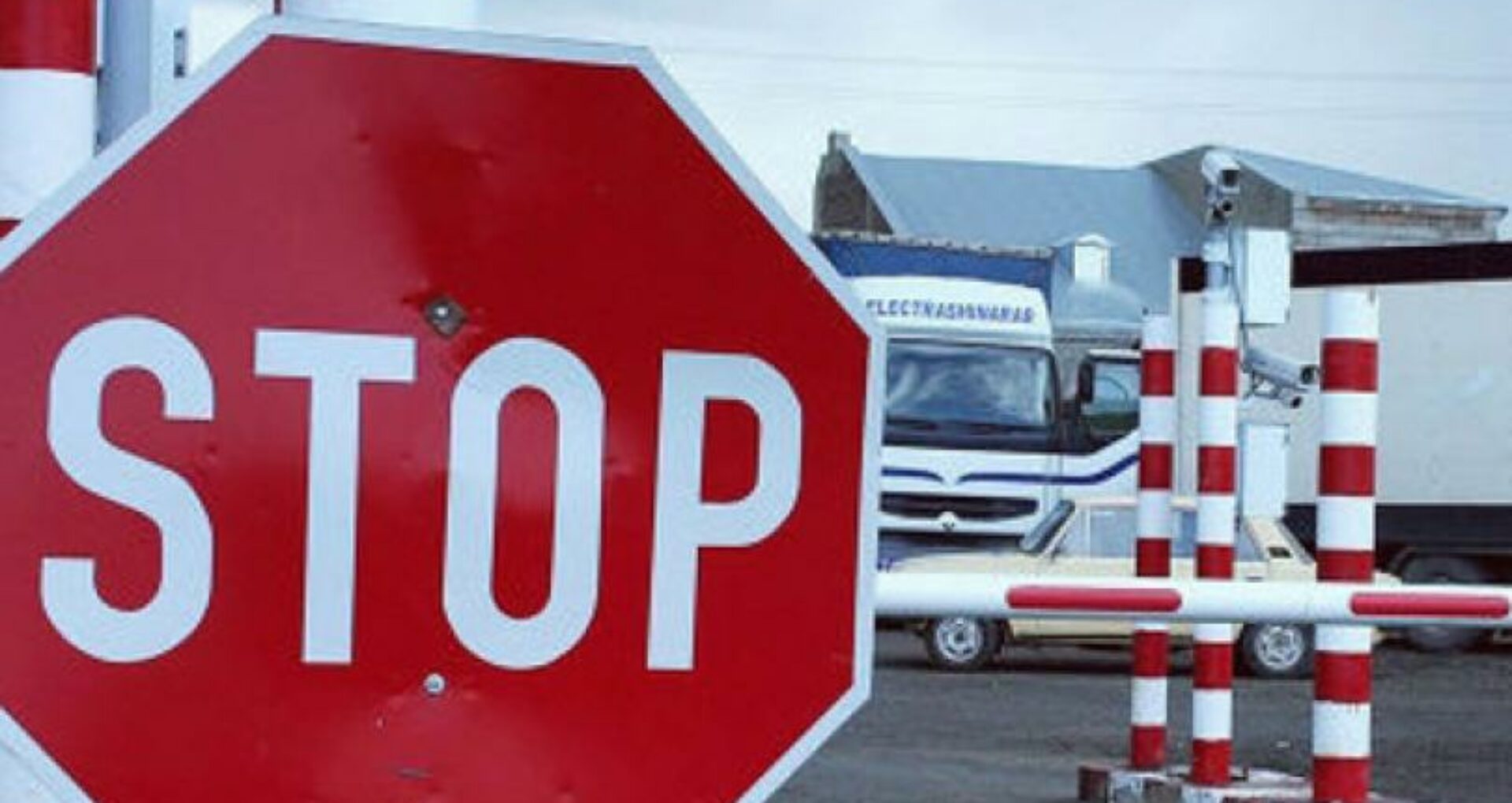 Traficul de autocamioane cu masa maximă autorizată de peste 3,5 tone, redirecționat prin postul vamal Tudora