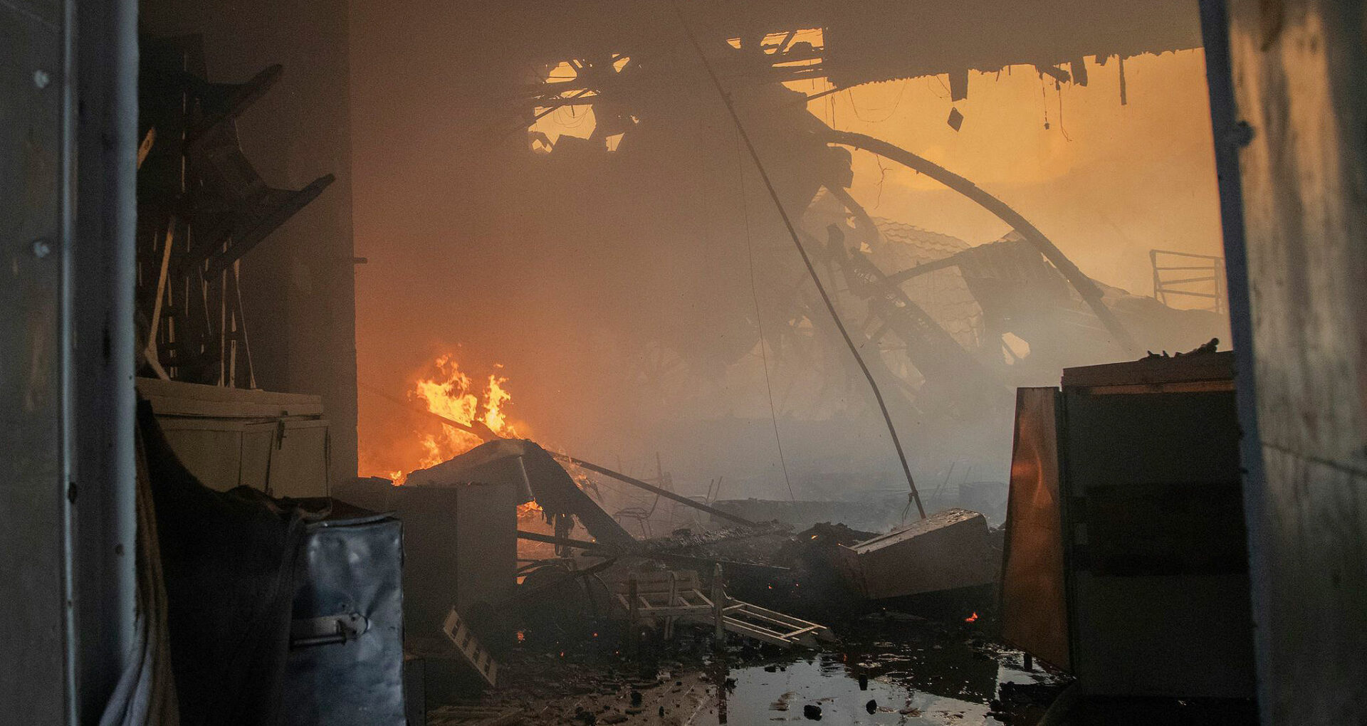 VIDEO/ Filmul incendiului de la Filarmonică: Mărturiile inginerului care a încercat să stingă focul de unul singur