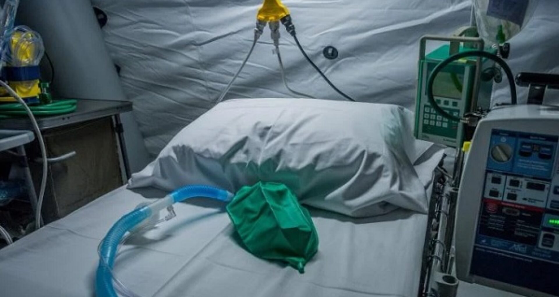 Alte 15 persoane, printre care și un doctor, răpuse de COVID-19