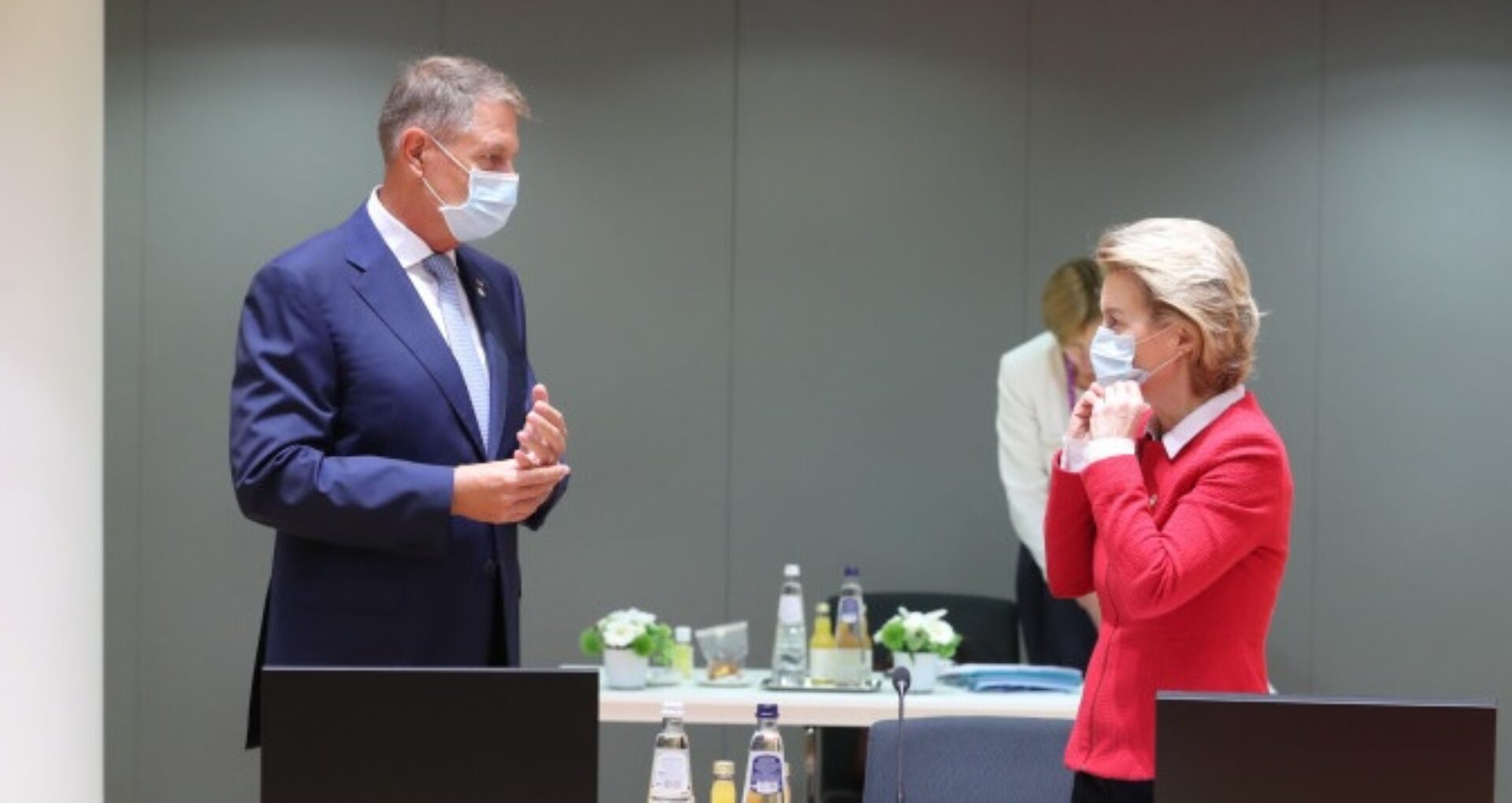 Președintele României, după întâlnirea cu președinta Comisiei Europen aflată în autoizolare: „Gândiți-vă cum ar fi fost dacă amândoi nu aveam mască„